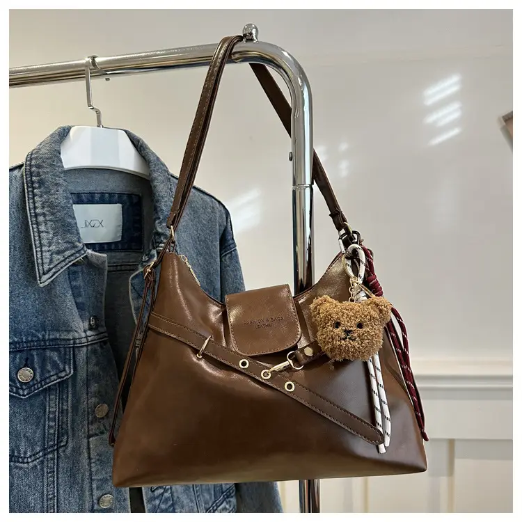 Vintage Women's Black Leather Tote Bag with Belt Decor — feature 19