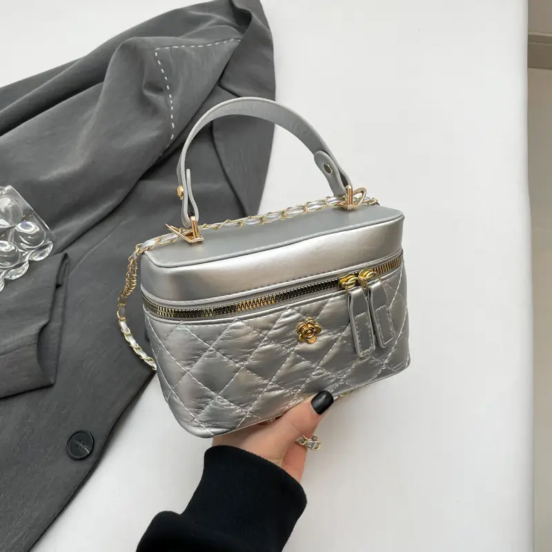 Elegant Diamond Embroidery Shoulder Bag White 2024 - Image 8