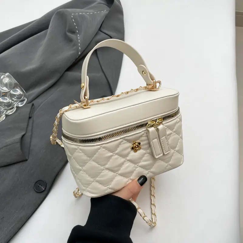 Elegant Diamond Embroidery Shoulder Bag White 2024 - Image 9