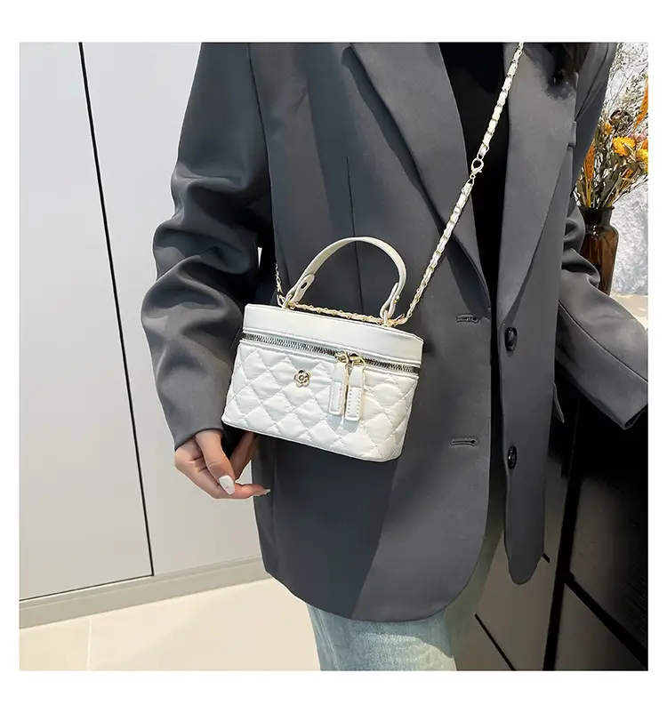Elegant Diamond Embroidery Shoulder Bag White 2024 — feature 14