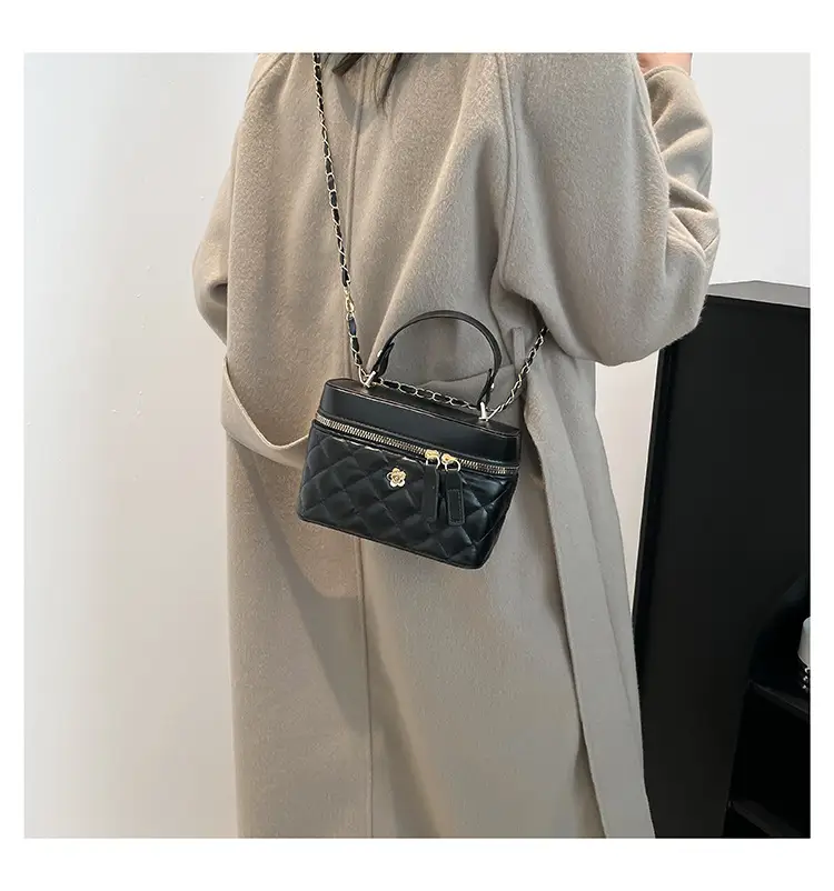 Elegant Diamond Embroidery Shoulder Bag White 2024 — feature 20