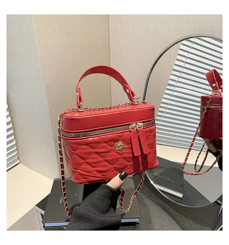 Elegant Diamond Embroidery Shoulder Bag White 2024 — feature 23