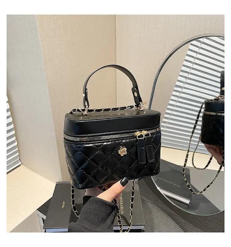 Elegant Diamond Embroidery Shoulder Bag White 2024 — feature 25