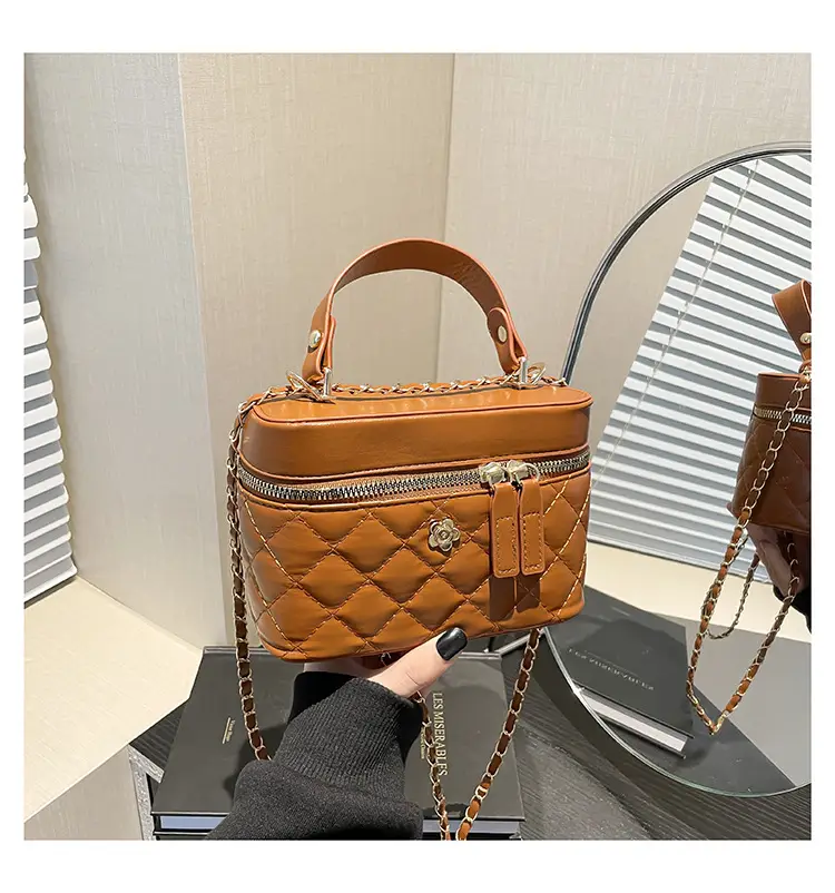 Elegant Diamond Embroidery Shoulder Bag White 2024 — feature 26