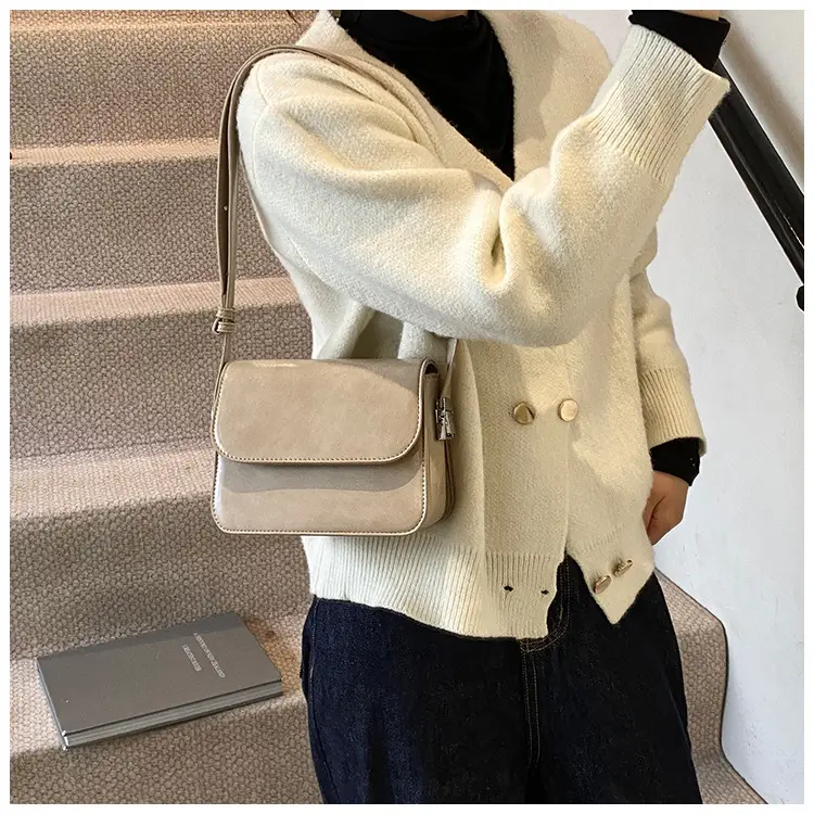 Stylish Black Square Crossbody Bag for Women — feature 13