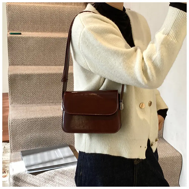 Stylish Black Square Crossbody Bag for Women — feature 16