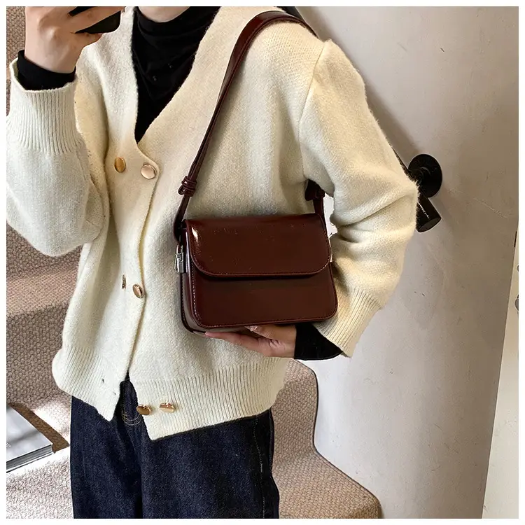 Stylish Black Square Crossbody Bag for Women — feature 17