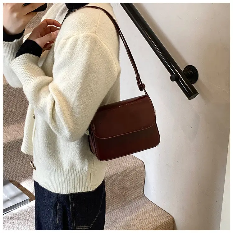 Stylish Black Square Crossbody Bag for Women — feature 18