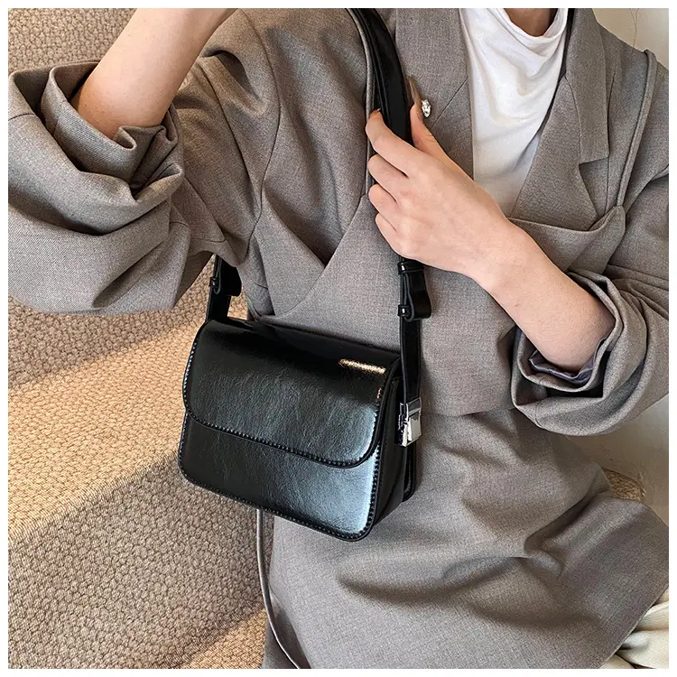 Stylish Black Square Crossbody Bag for Women — feature 19