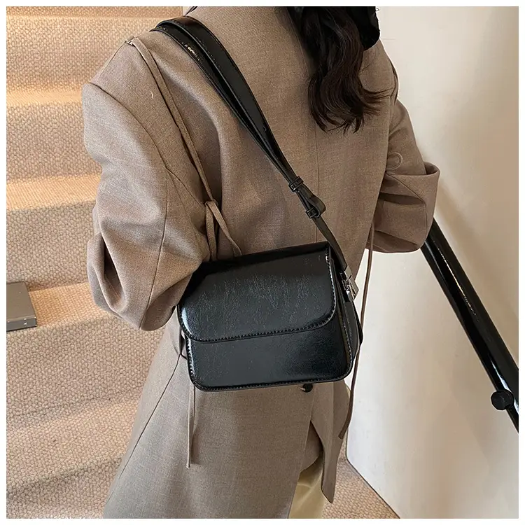 Stylish Black Square Crossbody Bag for Women — feature 22
