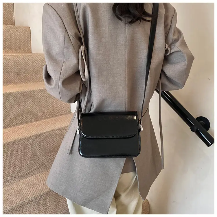 Stylish Black Square Crossbody Bag for Women — feature 25