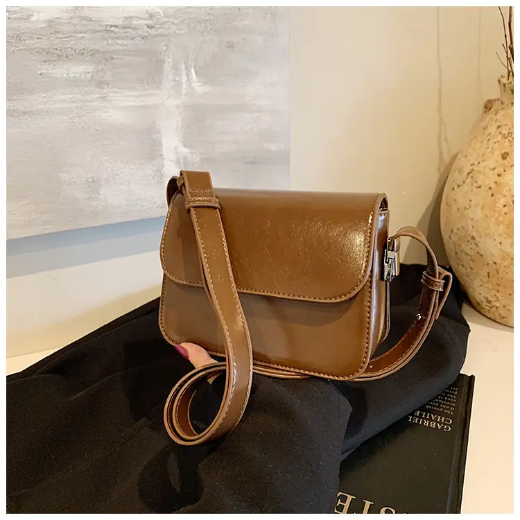 Stylish Black Square Crossbody Bag for Women — feature 30