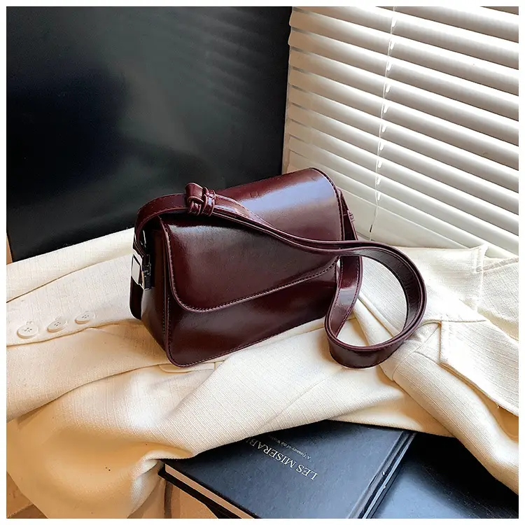 Stylish Black Square Crossbody Bag for Women — feature 42