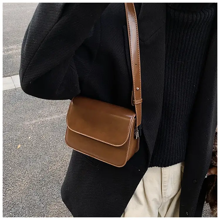 Stylish Black Square Crossbody Bag for Women — feature 7