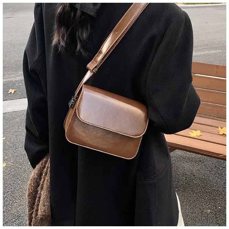 Stylish Black Square Crossbody Bag for Women — feature 8