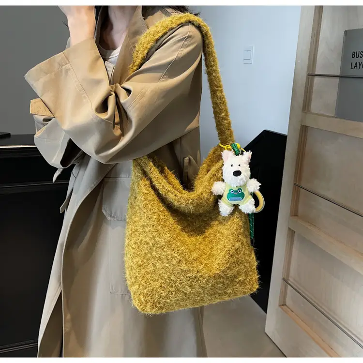 Mao Mao Furry Crossbody Bag Women 2024 Winter New - Image 3