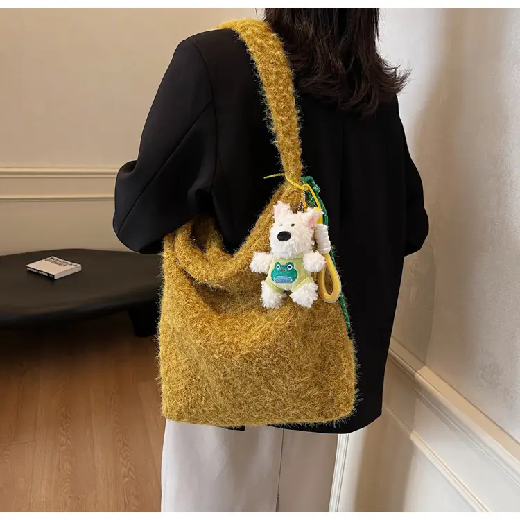 Mao Mao Furry Crossbody Bag Women 2024 Winter New - Image 4