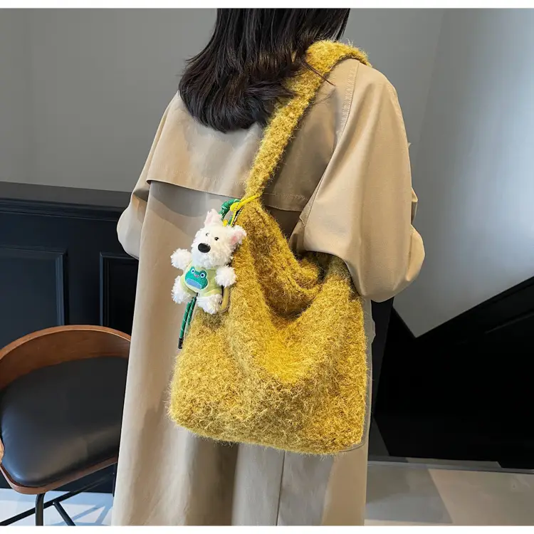 Mao Mao Furry Crossbody Bag Women 2024 Winter New — feature 13