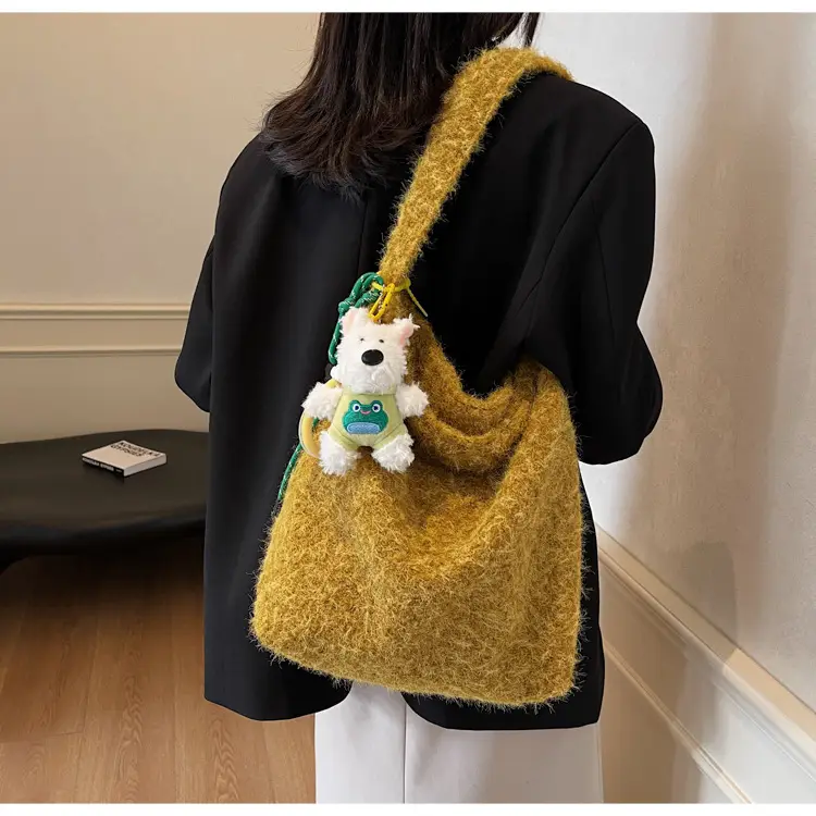 Mao Mao Furry Crossbody Bag Women 2024 Winter New — feature 14