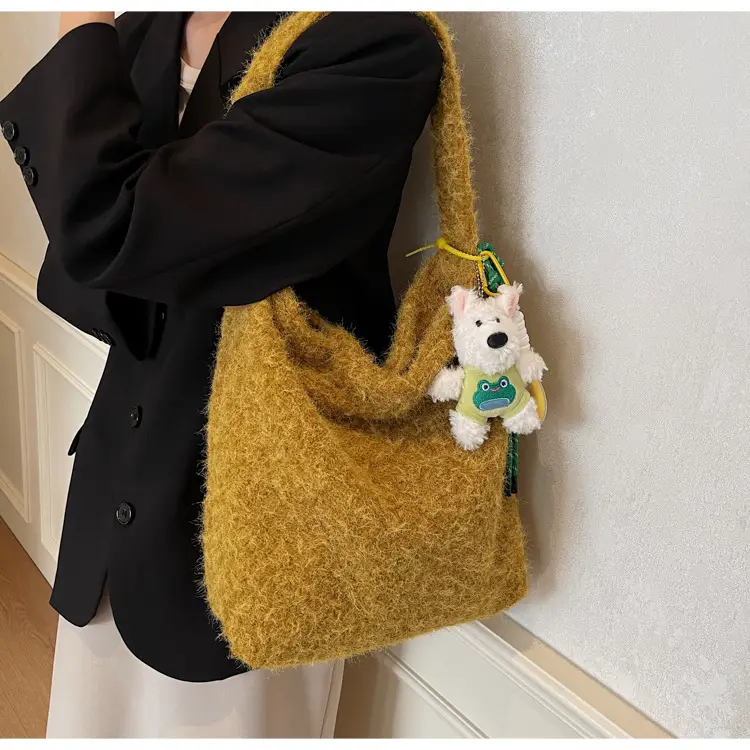 Mao Mao Furry Crossbody Bag Women 2024 Winter New — feature 17