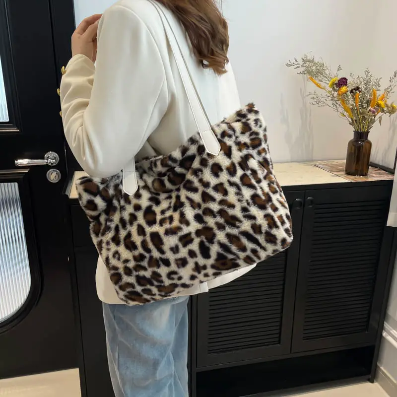 Leopard Print Plush Shoulder Bag Women Winter Commute - Image 4