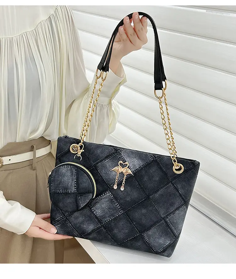 Black Diamond Quilted Women's Shoulder Bag with Chain Strap — feature 16