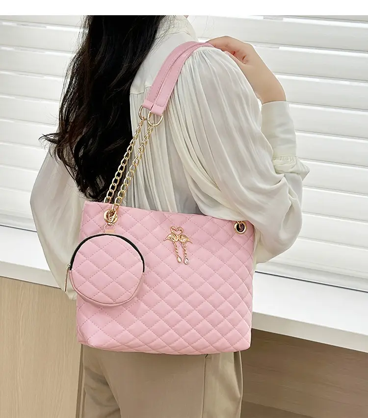 Black Diamond Quilted Women's Shoulder Bag with Chain Strap — feature 20