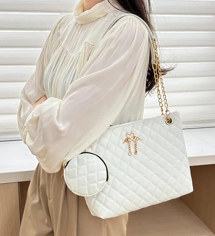 Black Diamond Quilted Women's Shoulder Bag with Chain Strap — feature 22