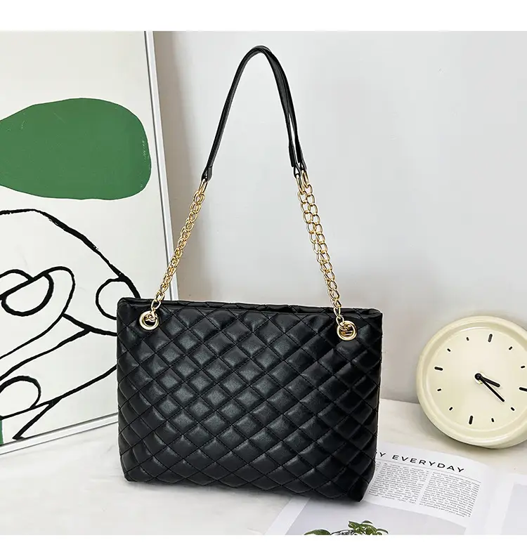 Black Diamond Quilted Women's Shoulder Bag with Chain Strap — feature 31
