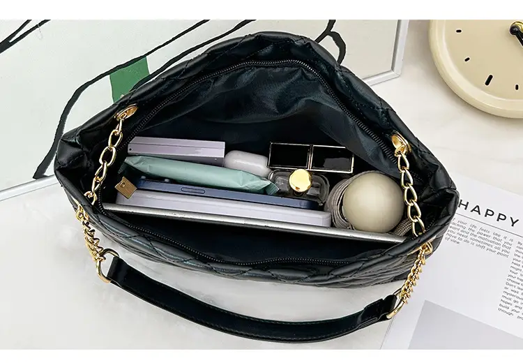 Black Diamond Quilted Women's Shoulder Bag with Chain Strap — feature 33