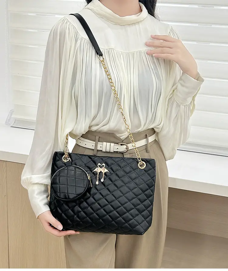 Black Diamond Quilted Women's Shoulder Bag with Chain Strap — feature 6