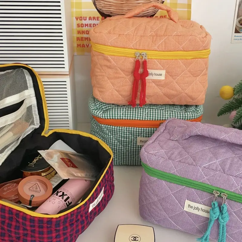 Women's Plaid Cosmetic Bag Large Capacity Travel Bag — feature 4