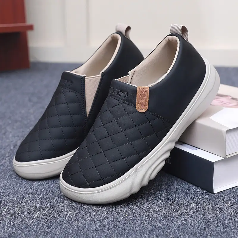 Old Beijing Cloth Shoes Women's Loafers Non-slip Thick-soled Moms Shoes Slip-on Soft-soled Bread Shoes Women's Fashion Bean Shoes - Image 3