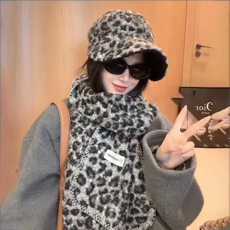 Winter Fleece Leopard Hat for Girls Women Retro Warm Double Sided — feature 6
