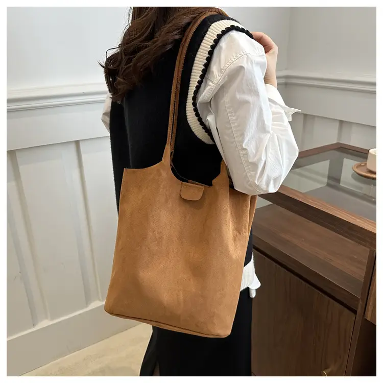 Women's Brown Bucket Bag & Zipper Pouch Set — feature 11