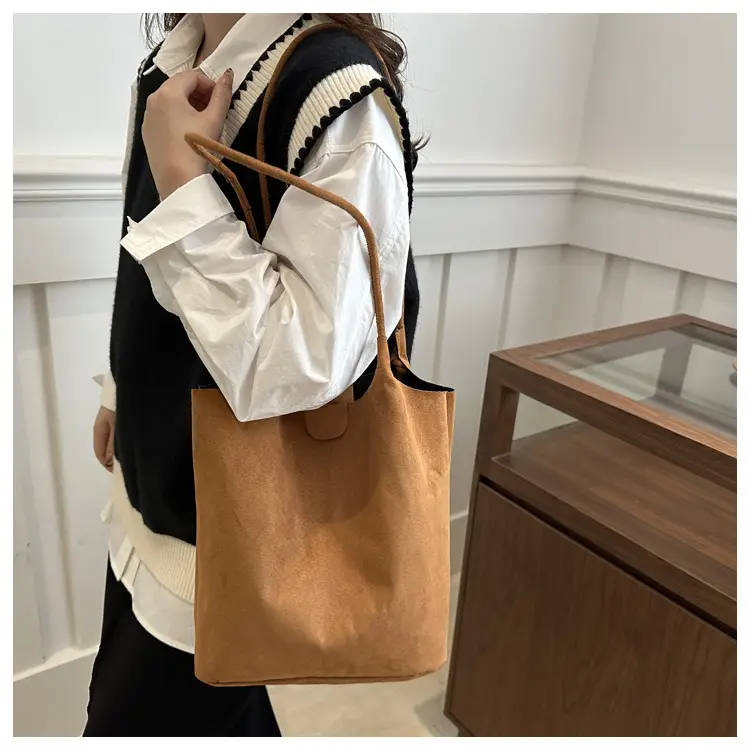 Women's Brown Bucket Bag & Zipper Pouch Set — feature 13