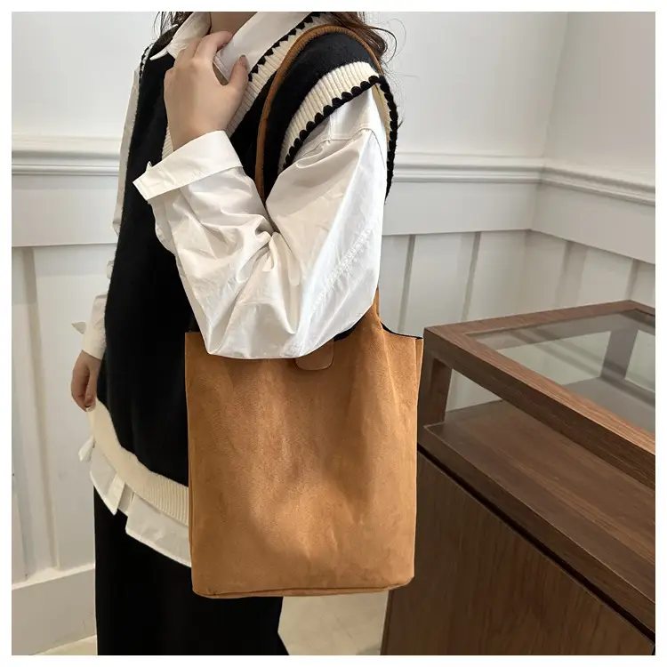 Women's Brown Bucket Bag & Zipper Pouch Set — feature 14