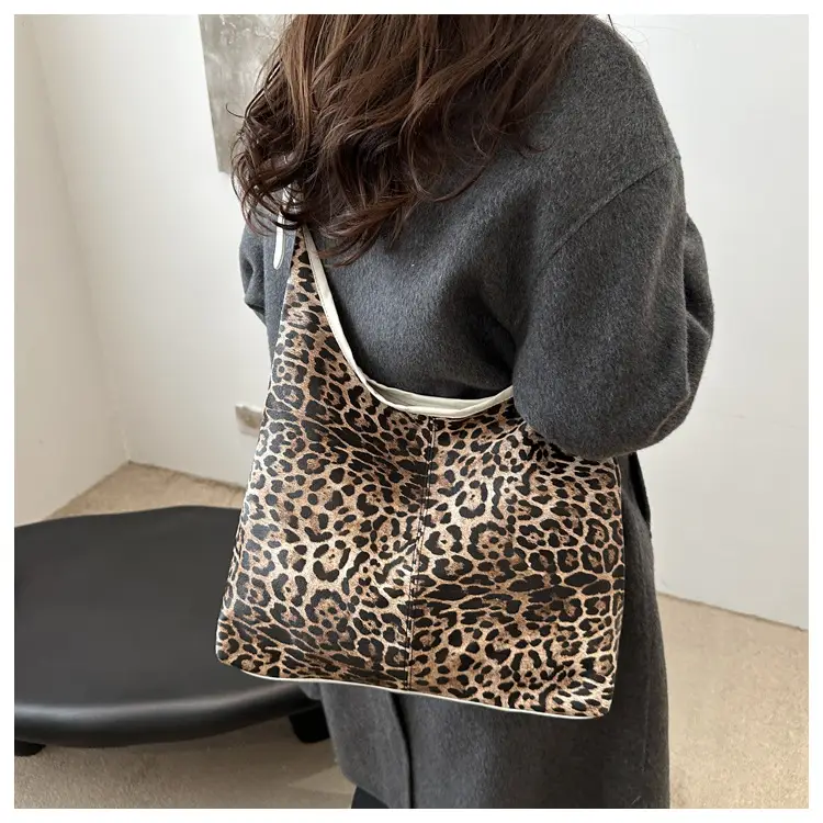 Leopard Print Women's Shoulder Tote Bag 2024 Winter — feature 10
