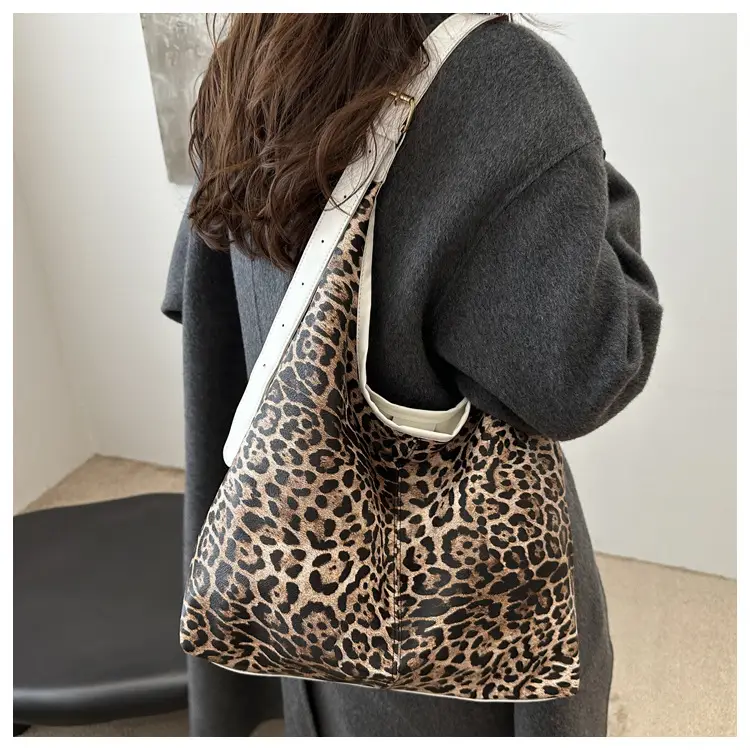 Leopard Print Women's Shoulder Tote Bag 2024 Winter — feature 11