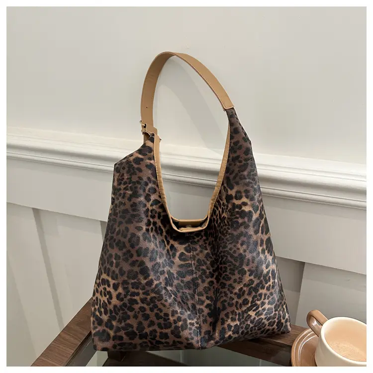 Leopard Print Women's Shoulder Tote Bag 2024 Winter — feature 21