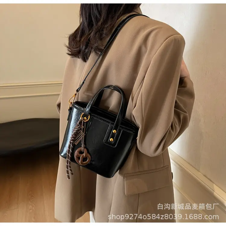 2026 Women's Square Brown Handbag with Chain Strap — feature 18