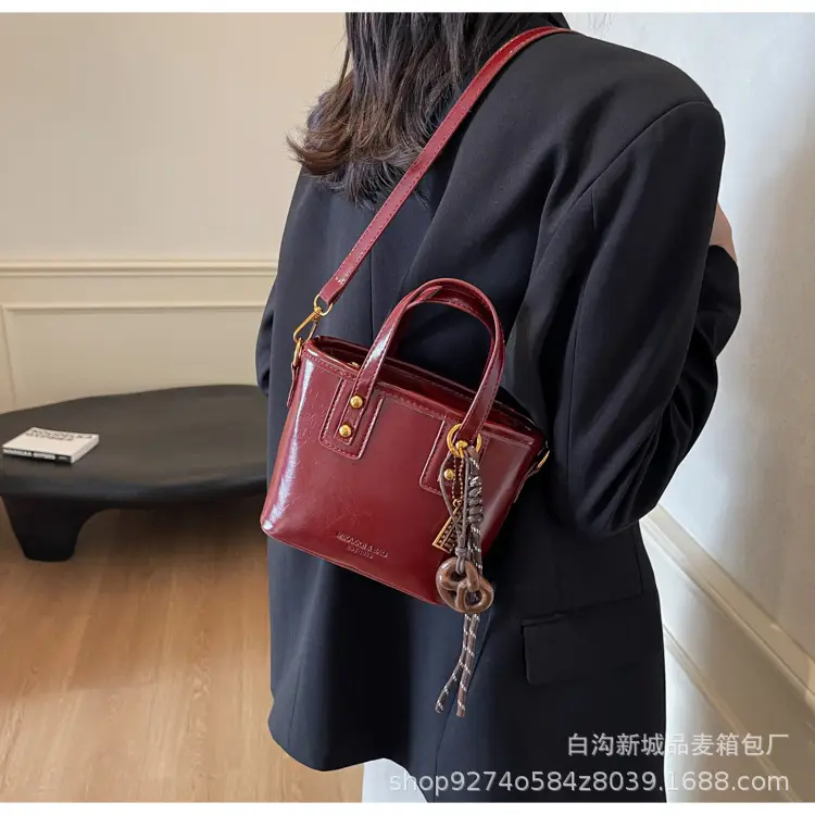 2026 Women's Square Brown Handbag with Chain Strap — feature 23