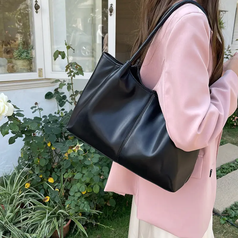 Black Large Capacity Tote Bag for Women 2025 — feature 15