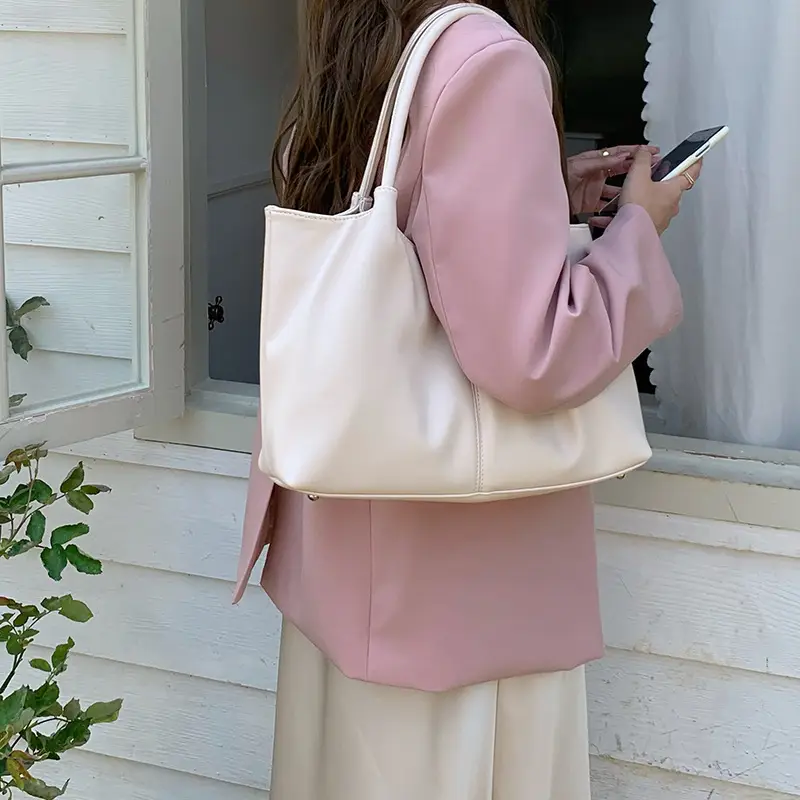 Black Large Capacity Tote Bag for Women 2025 — feature 9