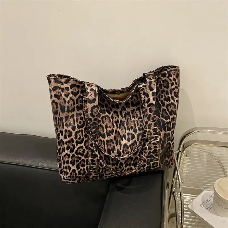 Leopard Print Women's Large Tote Bag with Handles