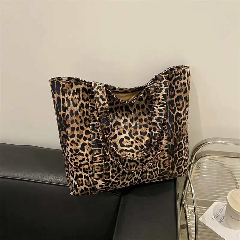 Leopard Print Women's Large Tote Bag with Handles