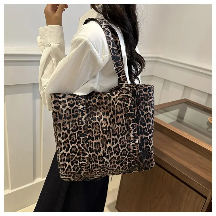 Leopard Print Women's Large Tote Bag with Handles — feature 11