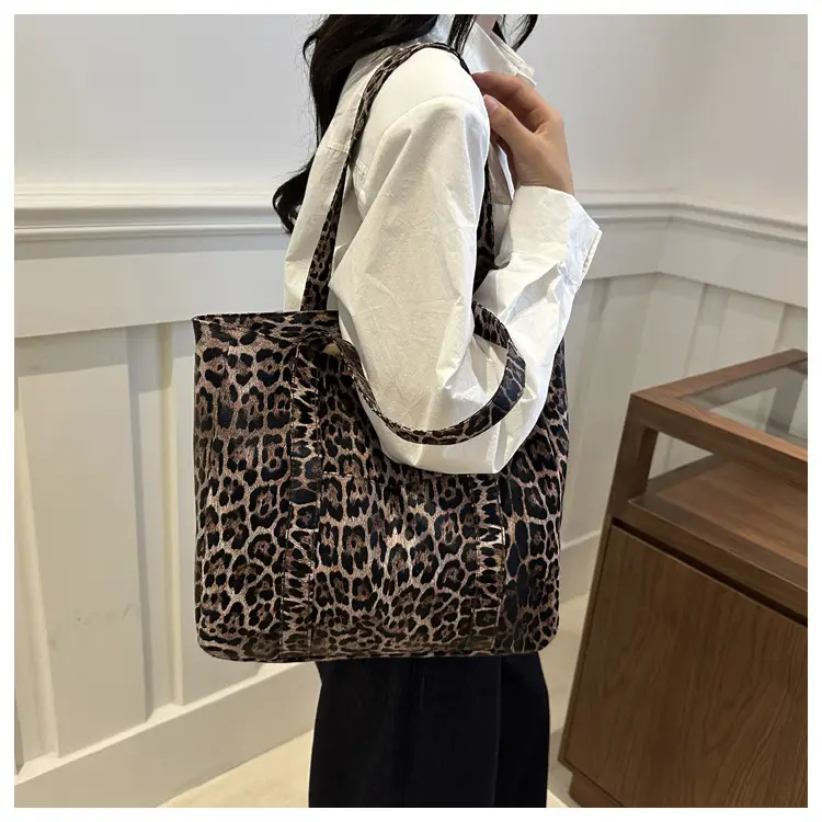Leopard Print Women's Large Tote Bag with Handles — feature 13