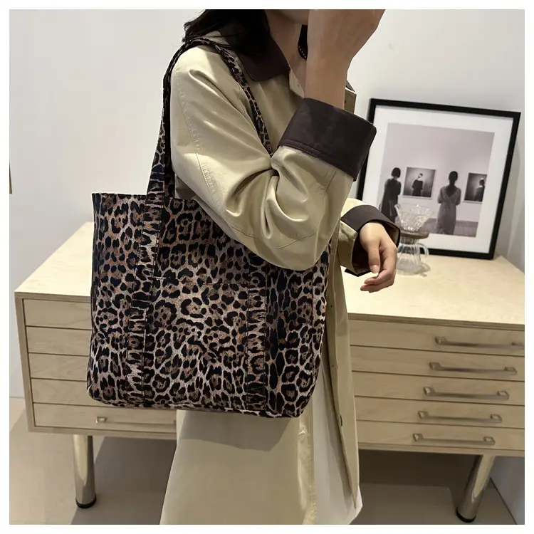 Leopard Print Women's Large Tote Bag with Handles — feature 16
