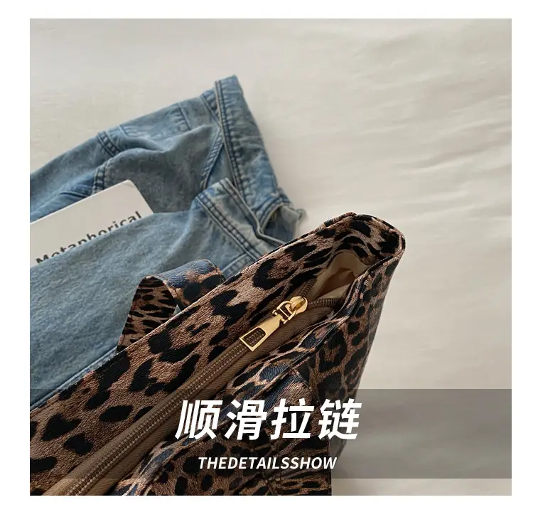 Leopard Print Women's Large Tote Bag with Handles — feature 4